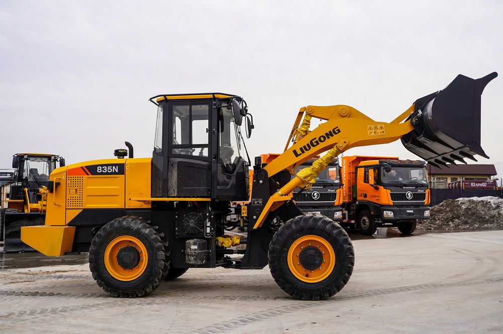 Фронтальный погрузчик LiuGong 835N
