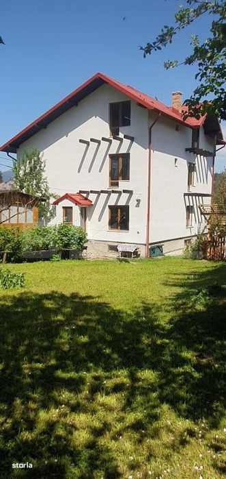 Casa 3 camere finisate si 7 camere la rosu (Et+M), 182mp, in Vatra Dor
