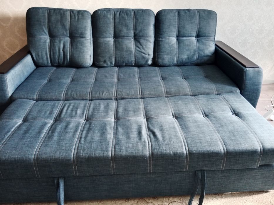 Срочно продам диван.