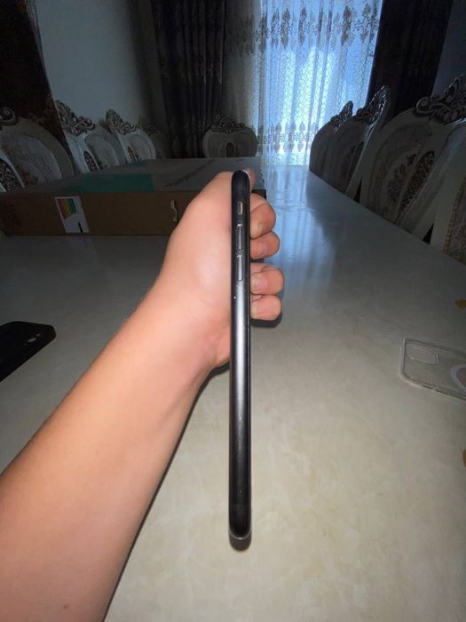 Iphone 11 128GB  qora rang