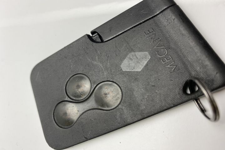 Cartela cu telecomanda Renault Megane  seria