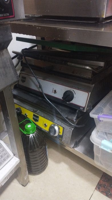 Срочно продается печка для кафе и тостер