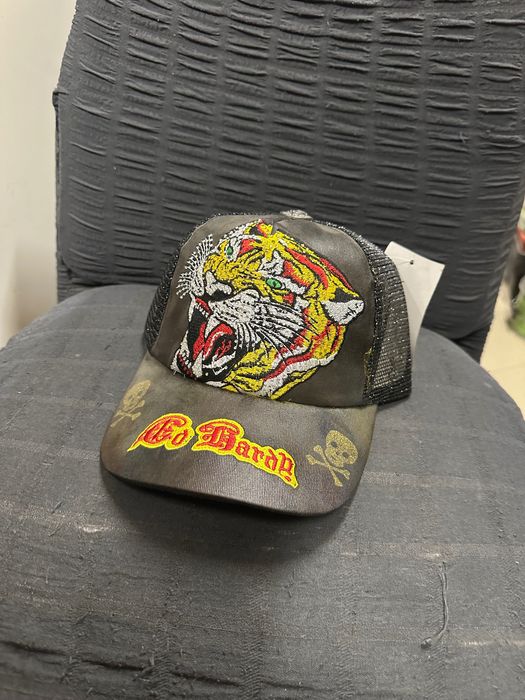 Шапки на “Ed Hardy”, “Red Monkey”