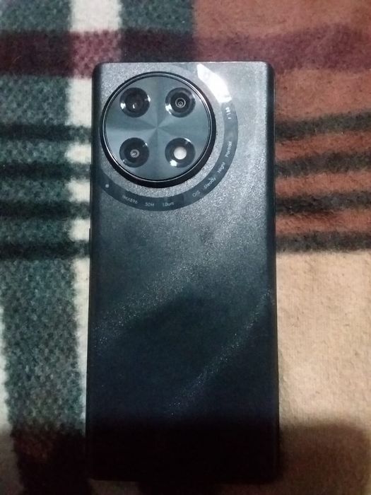 Текно камон 30с разбит экран больше дефектов нету