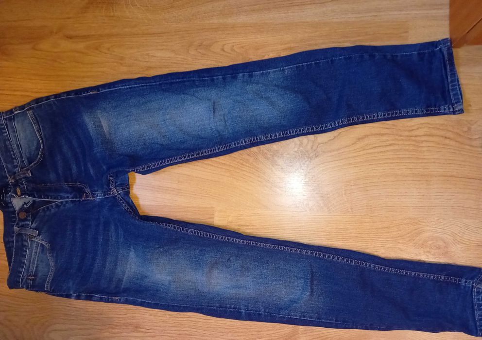 Vand 4 perechi de blugi Zara si H&M