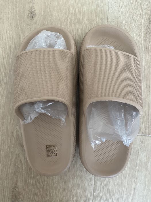 Бежови Чехли 39-40