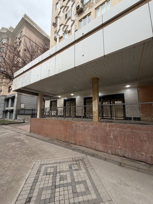 Срочна Продаётся Нежилой Помищения Мирабад бывшие Гламур Первая Линия