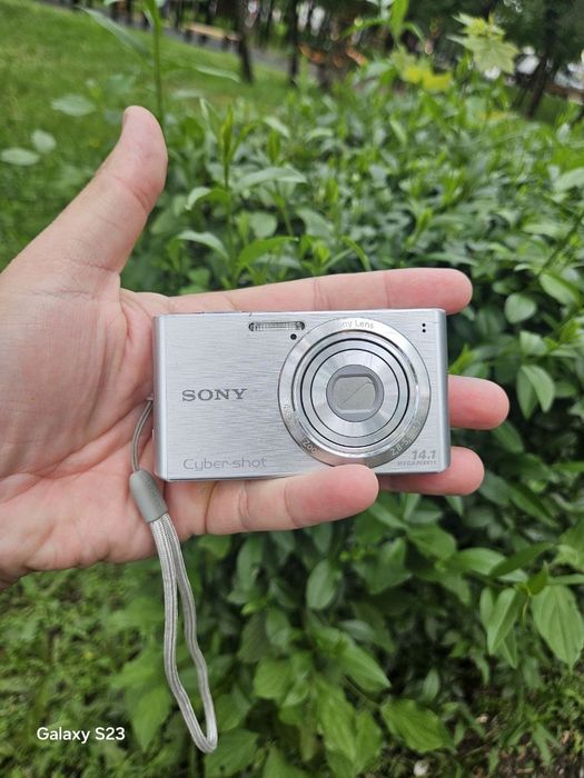 Цифровой фотоаппара Sony Cyber-Shot