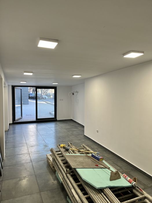 Давам офис под наем за първи наематели