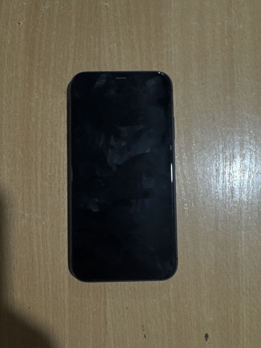 срочно продам 11 айфон