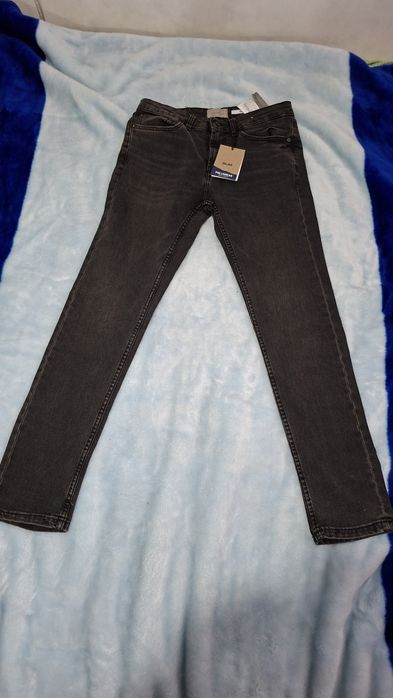 Blugi negri PULL&BEAR