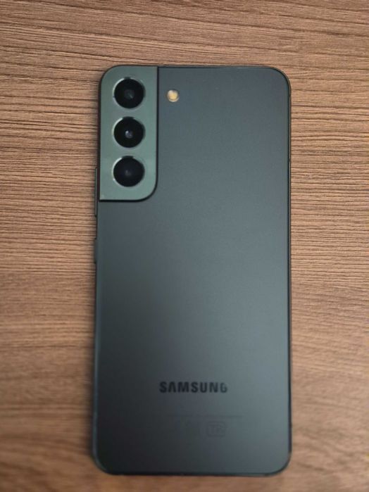 Смартфон Samsung S22