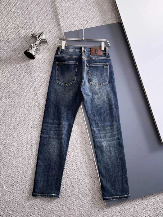 Aduc pe comanda Blugi Boss orice model