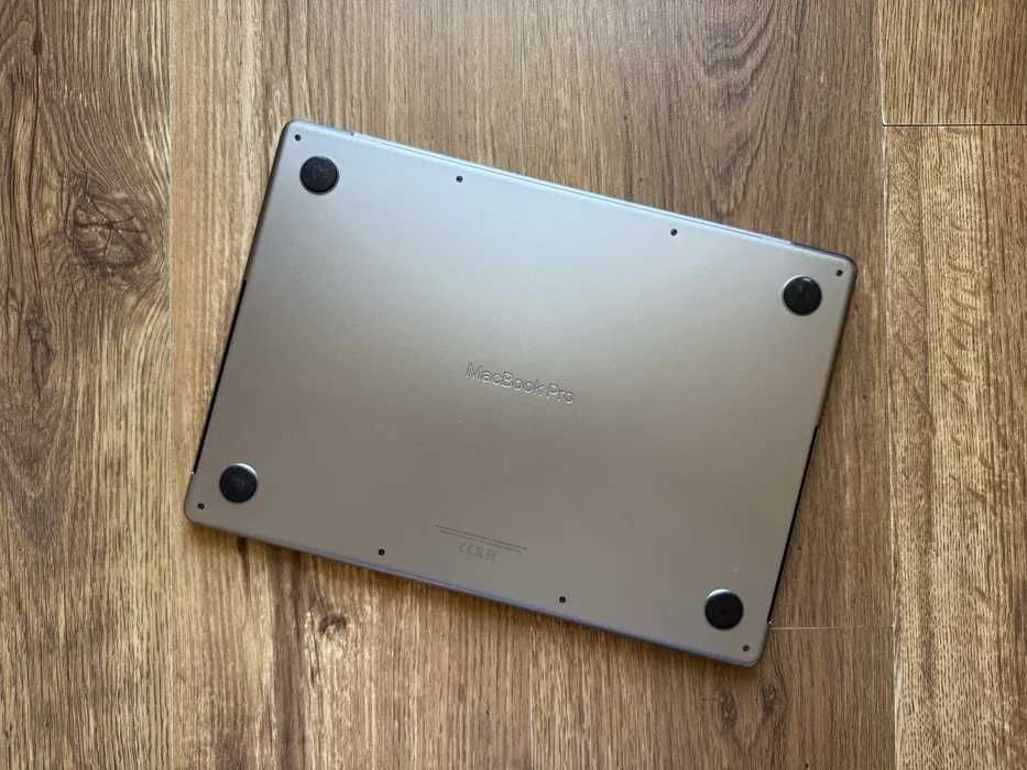 Apply Mac M1 PRO 14" 2021 16GB RAM 512GB