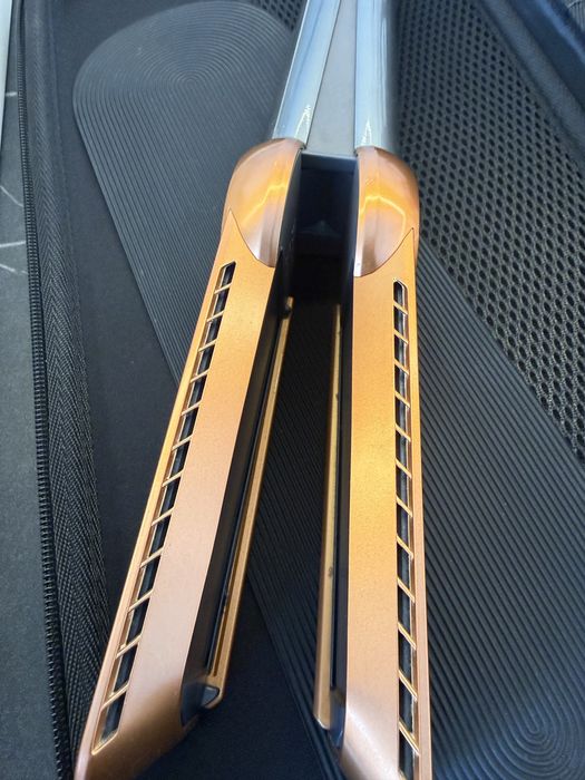 НАМАЛЕН ! Продавам Dyson Airstrait HT01 Silver/Copper