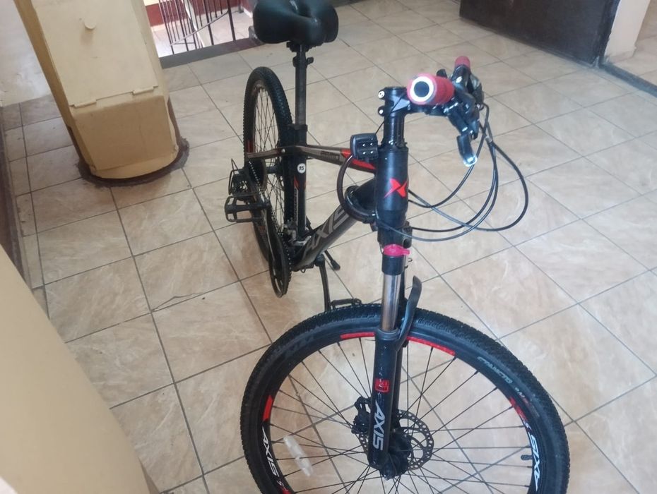 Велосипед Axis не работает тормоза