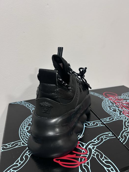 Versace chain reaction