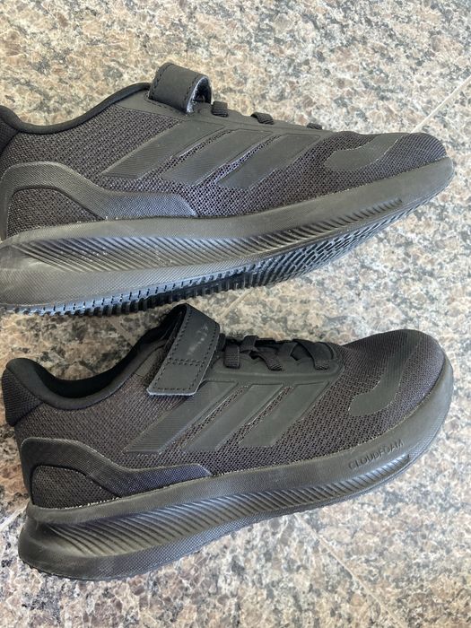 Adıdas маратонки