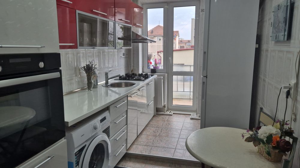 Apartament 2 camere decomandat centru et 1 utilat mobilat