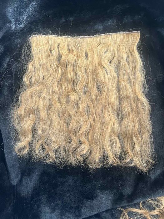 Къдрава естествена коса