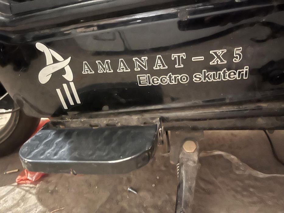 Продается скутер Amanat x5