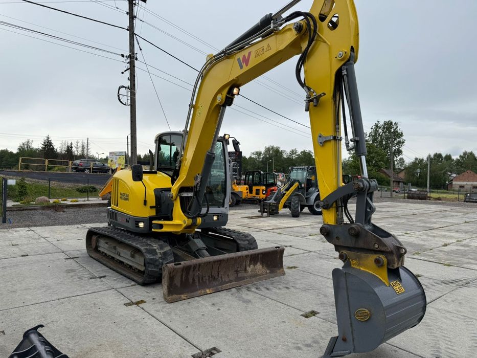 Inchiriez Buldoexcavator , Excavator ,Dumper , Buldo si Miniexcavator