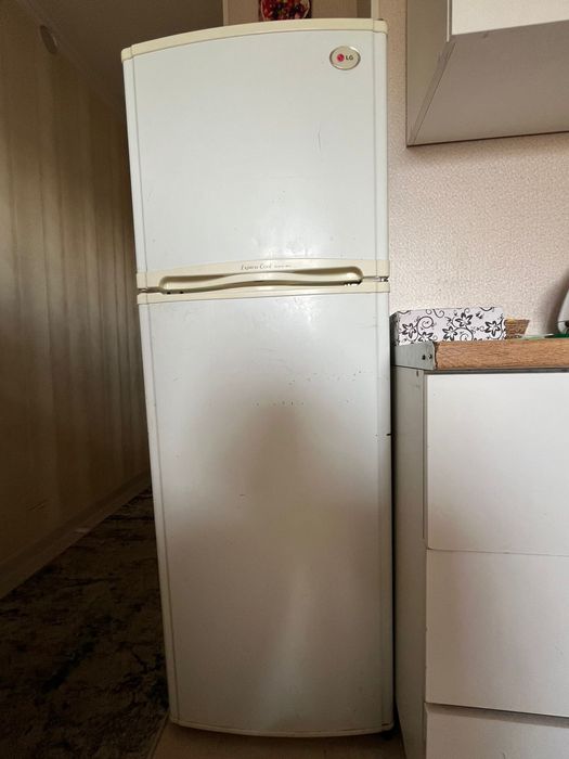 Холодильник Состояние нормальное