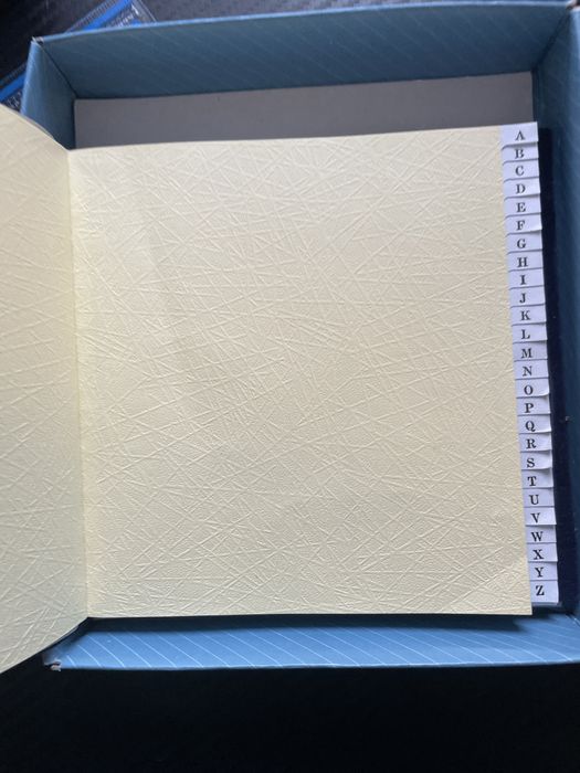 Agenda de catifea cu model de costum