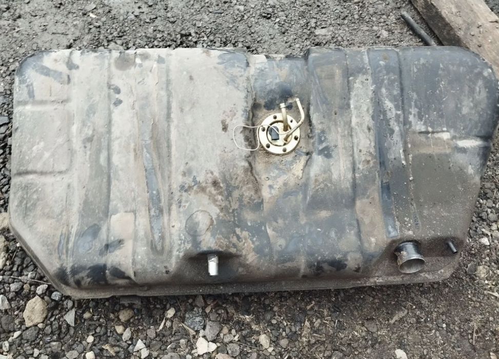 Дверные обшивки и бензобак ВАЗ 2109, 21099