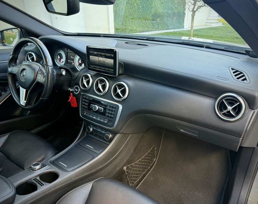 Mercedes Benz A200d Cutie 7G Full Panoramic/Harmann,Etc! Garantie 1 An