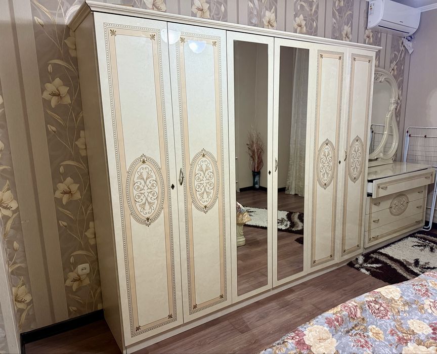 Спальный гарнитур