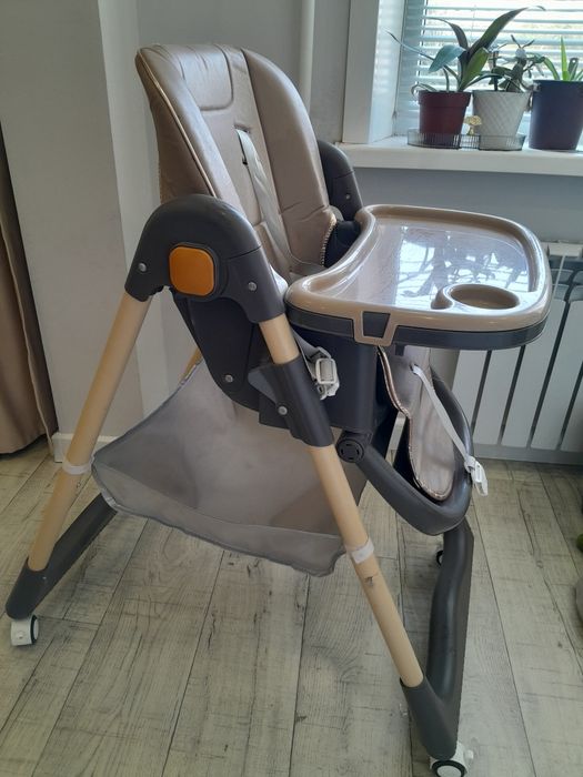 Детский стульчик для кормления