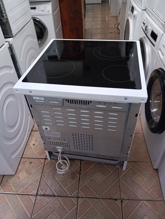 Печка с керамичен плот VOSS Electrolux с PIROLISE с 2 години гаранция