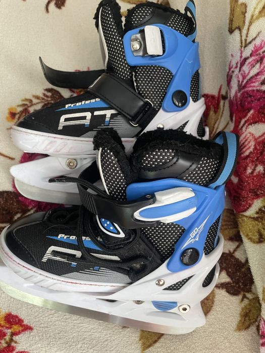 Продам коньки  детские