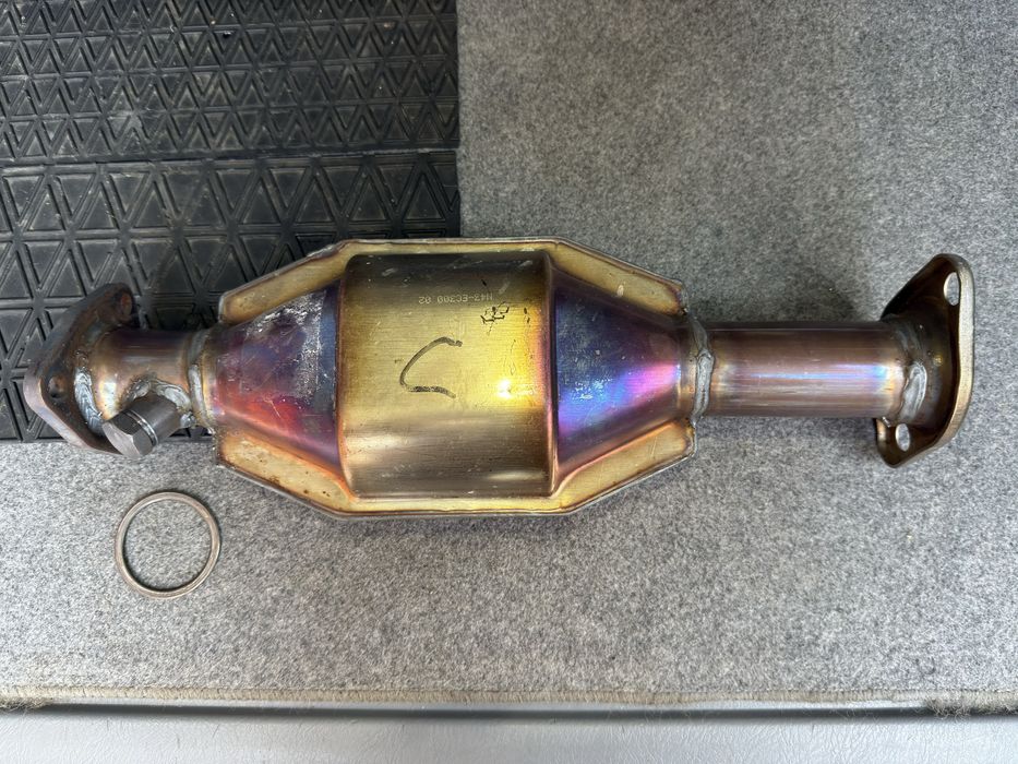 Катализатор за Honda CR-V RD1 2.0i 128к.с.