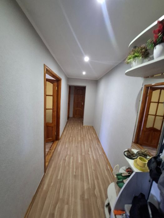 Продаётся 3 комн в центре Диана