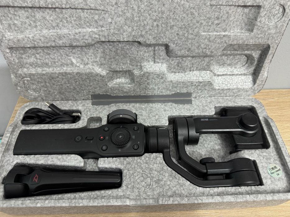 стабилизатор zhiyun smooth 4