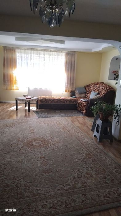Eleganta, spatiu si confort modern – proprietate premium in Comanest