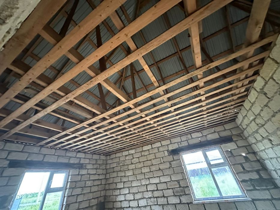 Продам частный дом в черновом варианте.