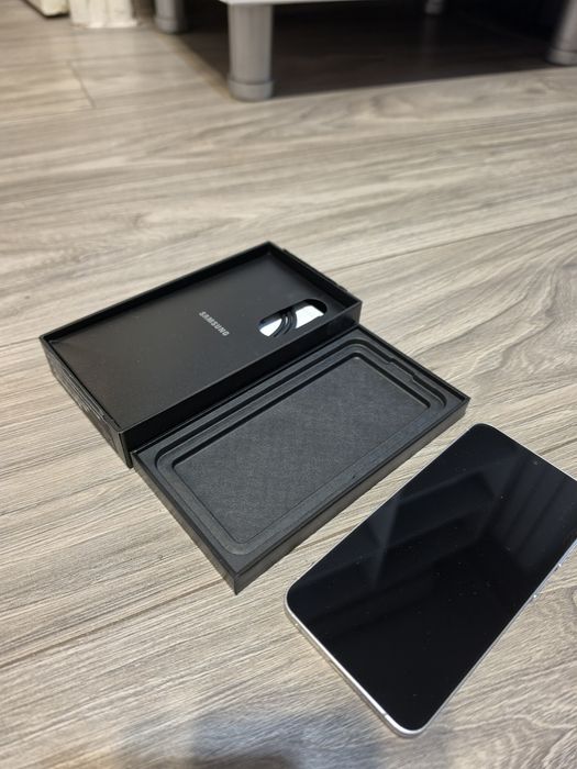 Samsung S24 5G 8GB