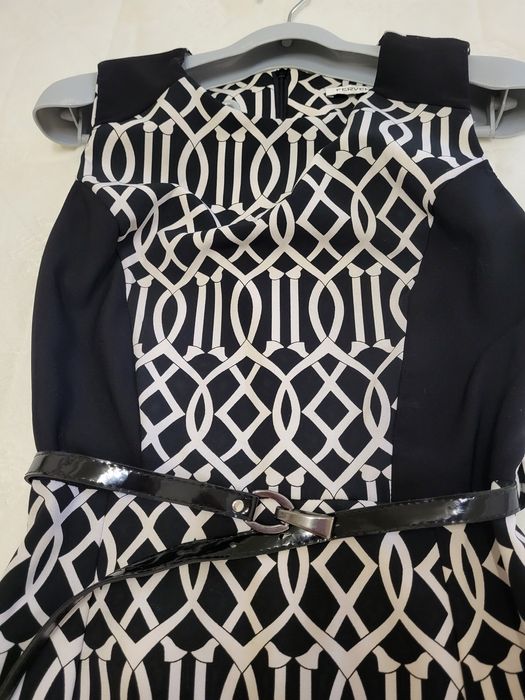 Продам  Платье-футляр