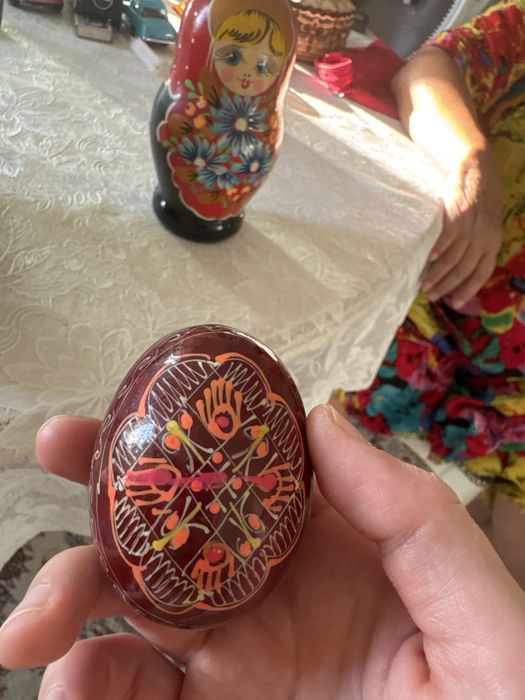 Деревянное расписное яйцо