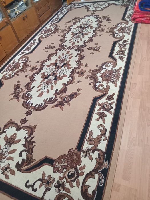 Ковёр б/у. 4,70×2,25