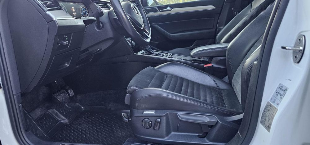 Volkswagen//PANORAMIC//GTE//B8//An 2016