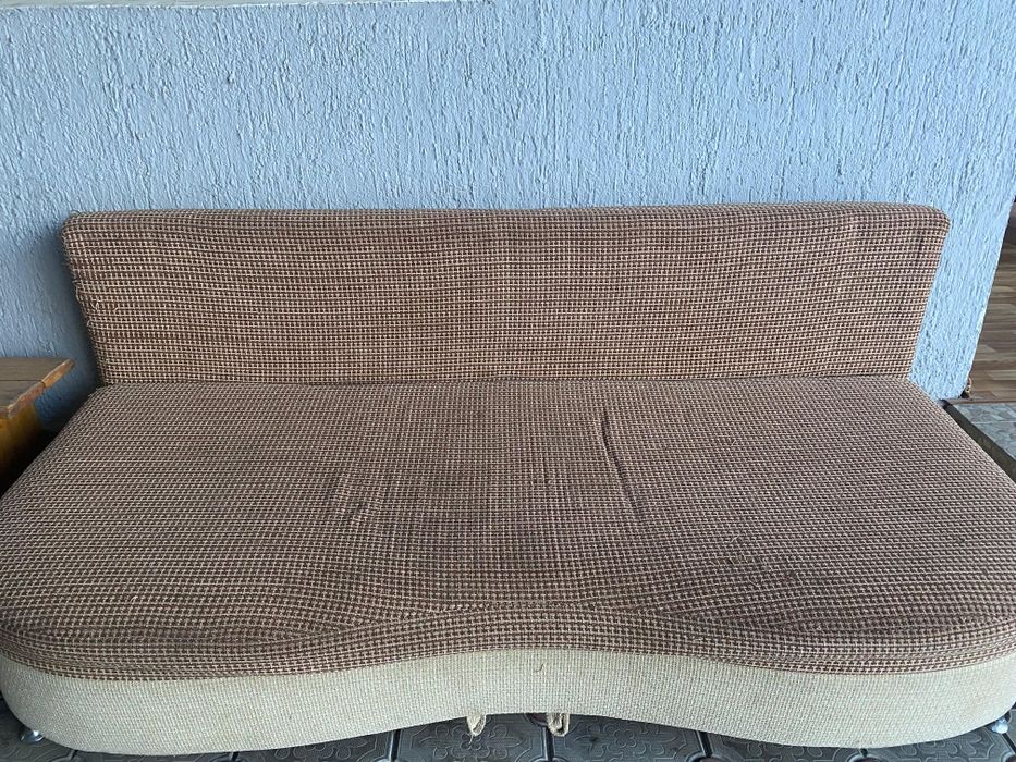 Диван и два кресла б/у