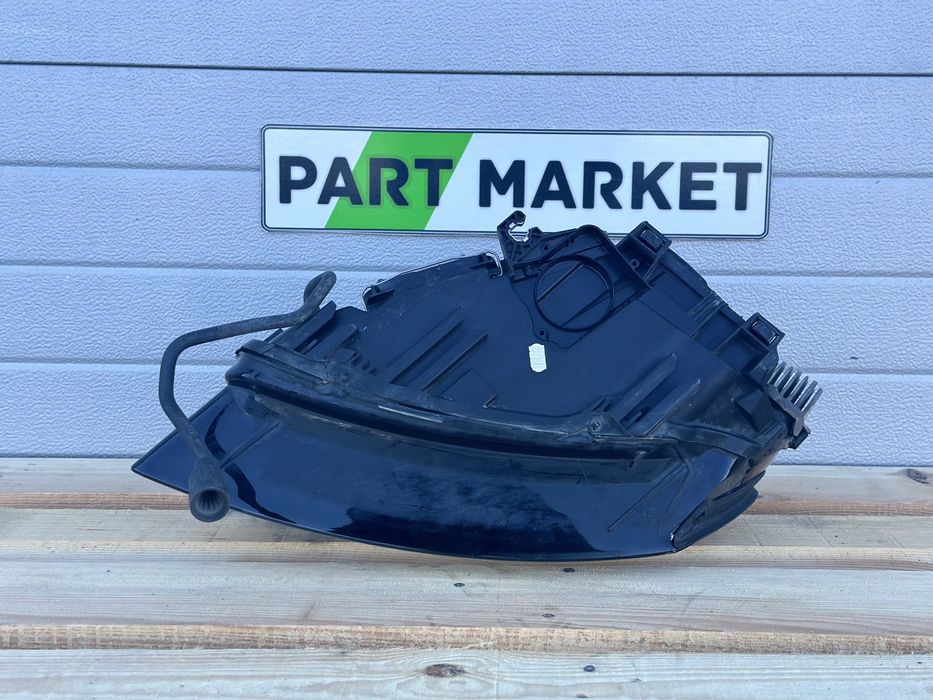 Десен фар AUDI Q5 SQ5 8R0941006C