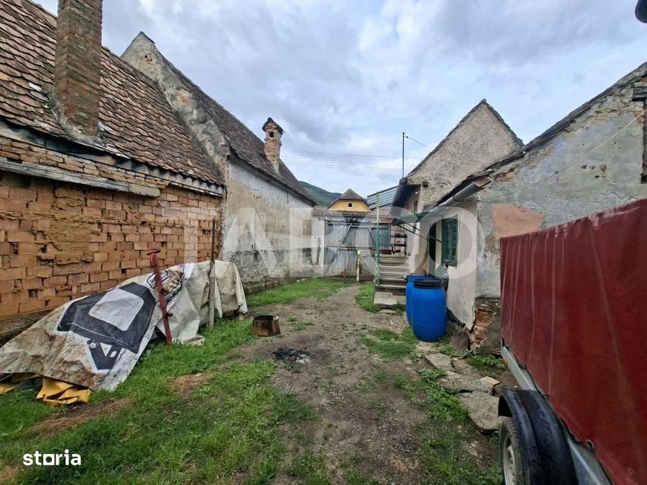 Casa individuala de vanzare in Poplaca -acces auto si strada asfaltata