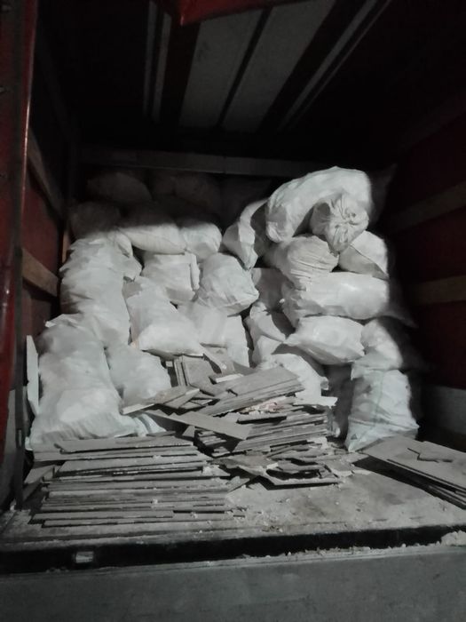 Debarasez ridic saci cu moloz