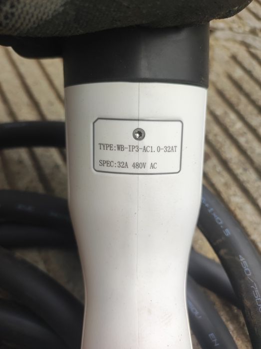 Кабел за електрически автомобил