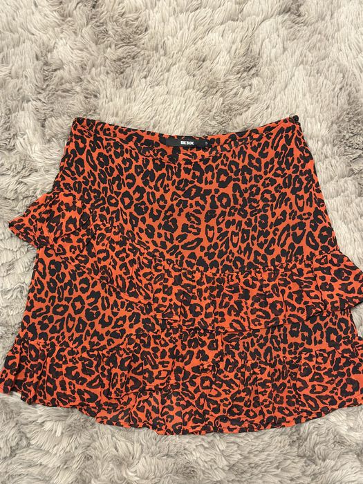 Fuste și rochii damă – Mărimea S– În stare excelentă